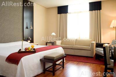 NH Avenida Jerez 4